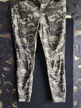 Mudd Women's Olive Camo Distressed Skinny Jeans